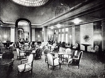 Der große Salon im Ozeandampfer Paris, Juli 1921